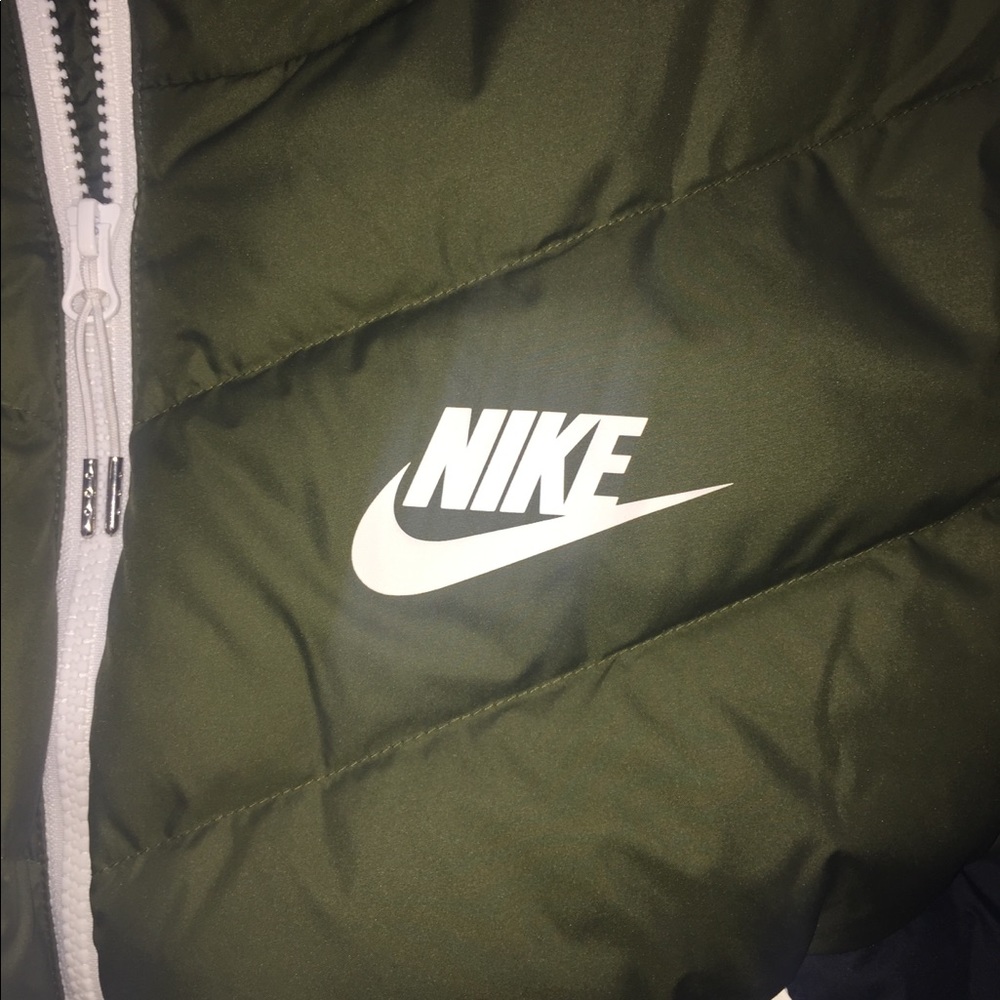 Nike winter coat - Picture 3 of 5